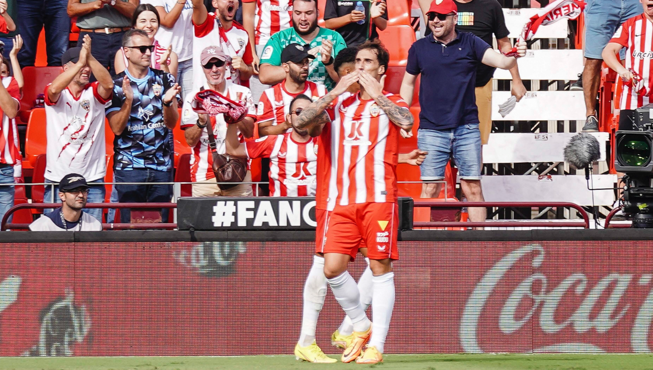 El Almería visualiza la victoria ante el Sevilla