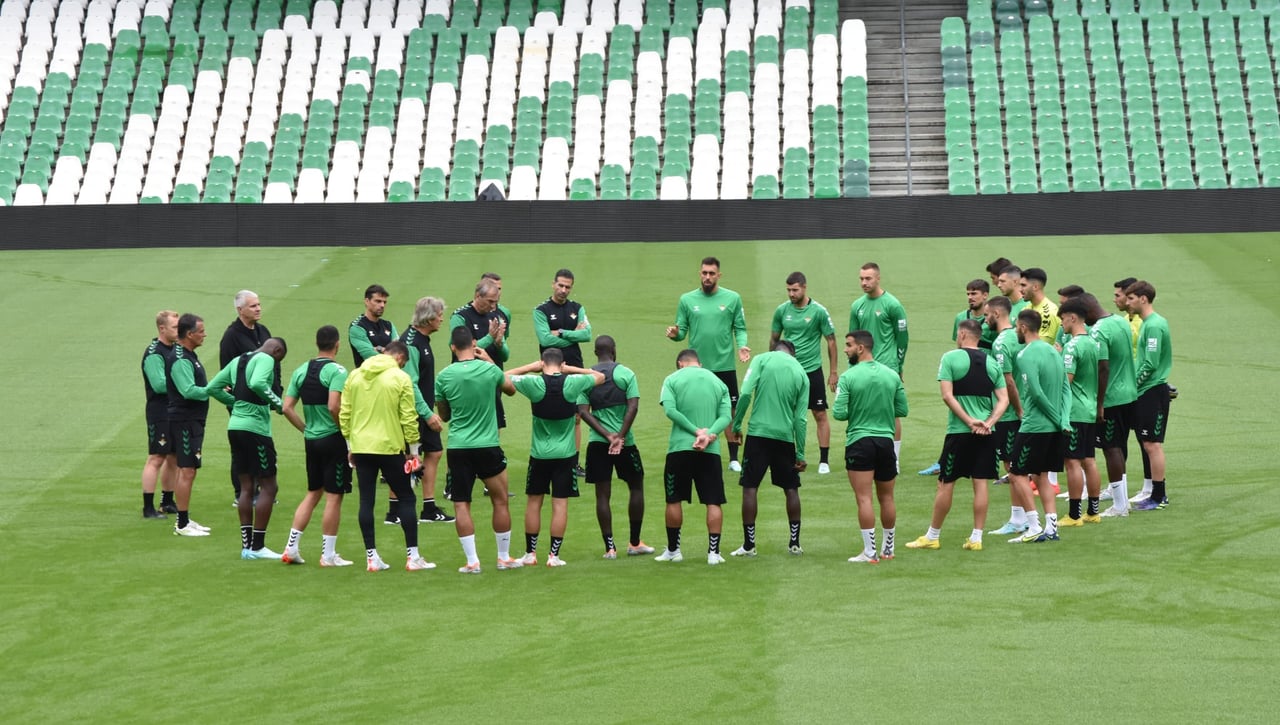 La lista de convocados, con Fekir como gran novedad, para recibir al Atlético