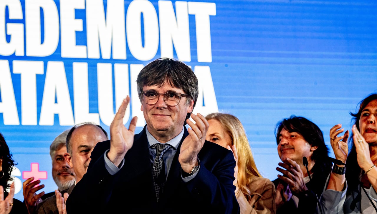 Puigdemont vuelve a aparecer y amenaza