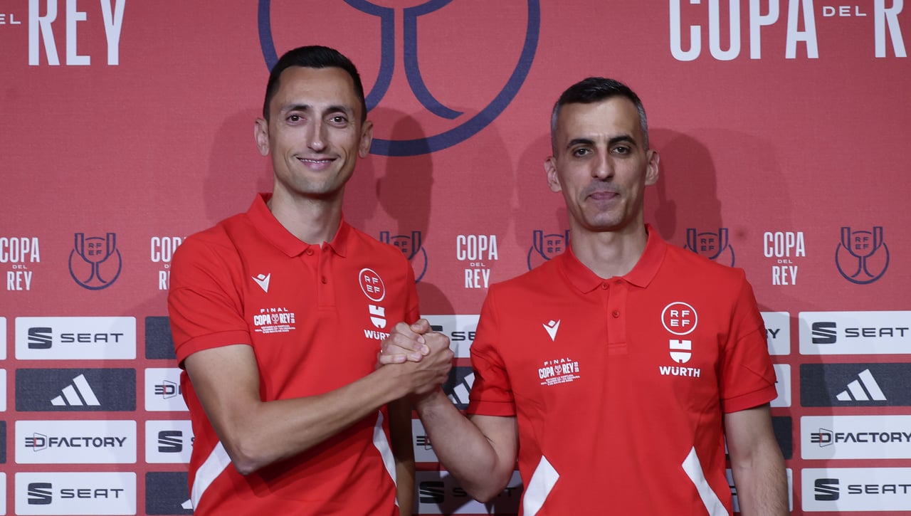 Los árbitros de la final de Copa del Rey defienden el honor de su colectivo
