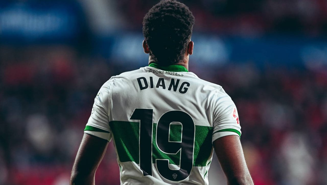 Diang se suma a la pugna por la mediapunta en el Elche tras su primer gran partido