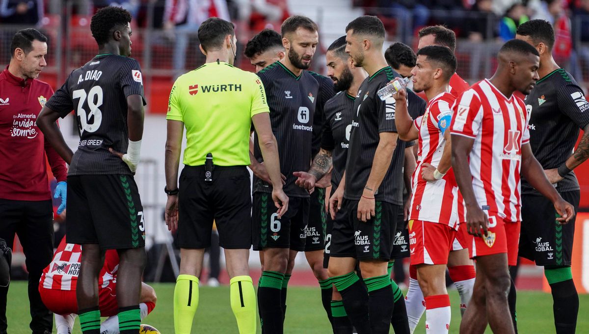 Almería 0-0 Betis: Un punto positivo entre dos malas noticias