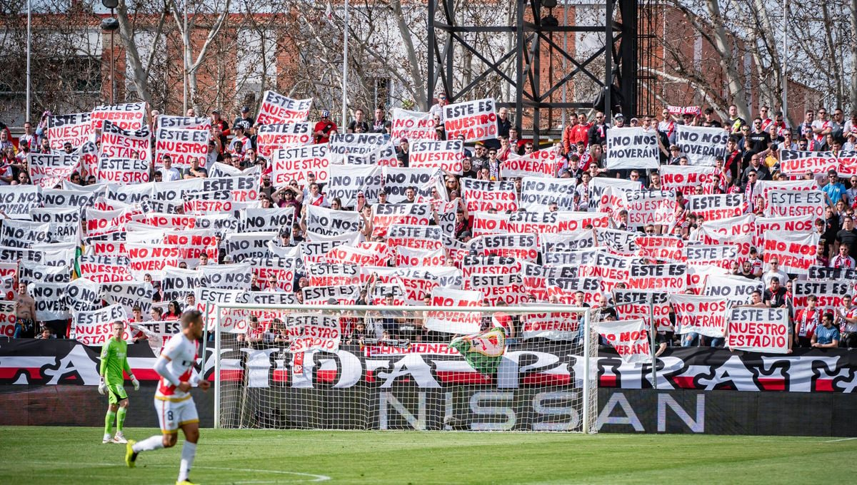 La afición del Rayo habla claro: el estadio de Vallecas no se mueve 
