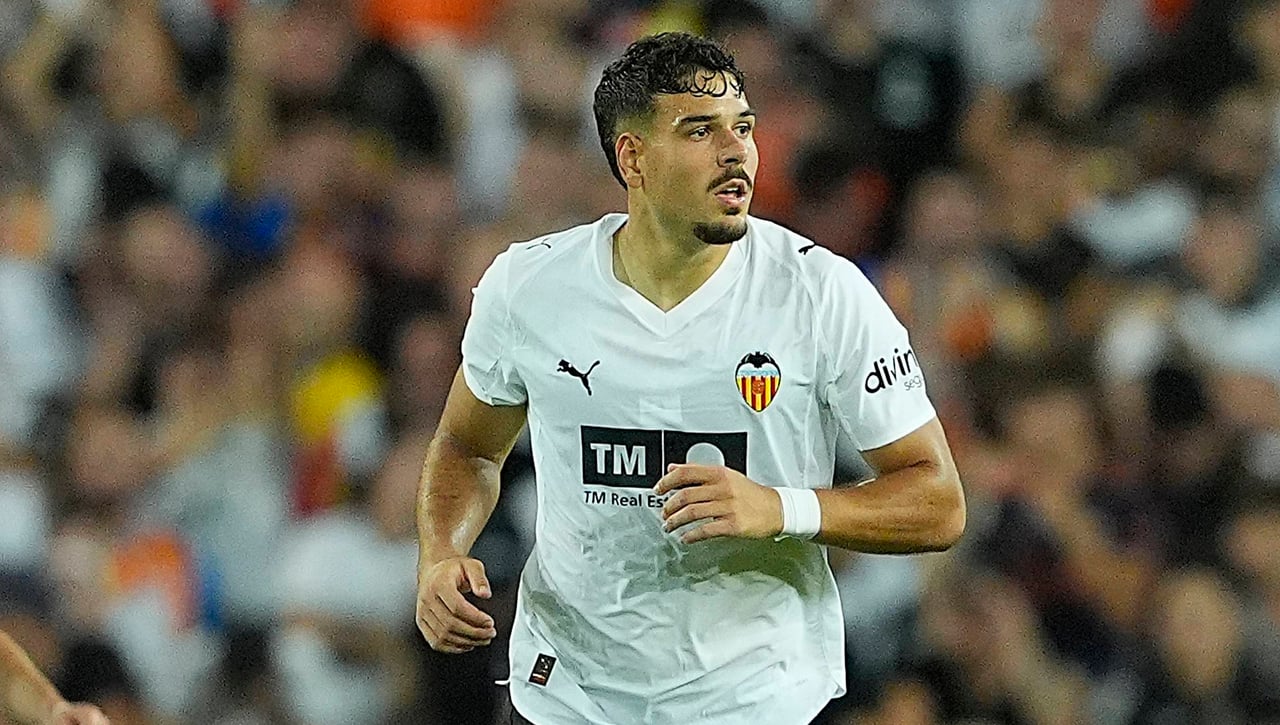 Ugrinic pide paso a Corberán 