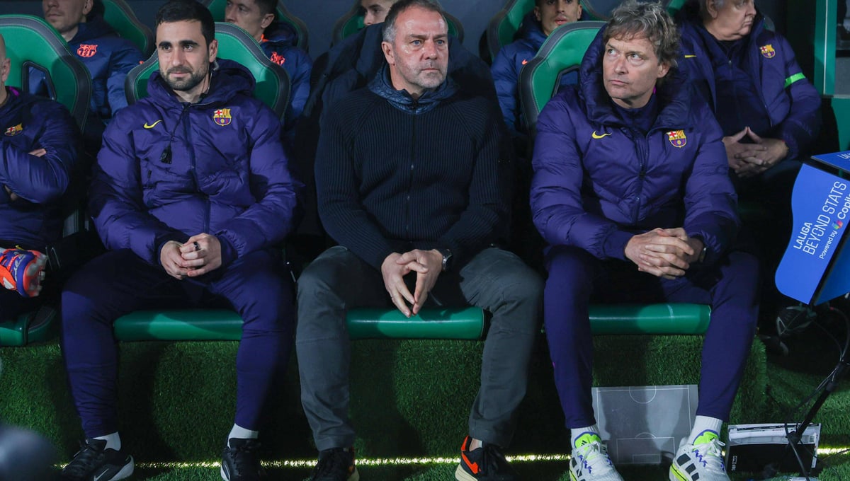 Hansi Flick destaca la falta de efectividad contra el Elche: "Jugamos un partido fantástico, excepto en los últimos metros"