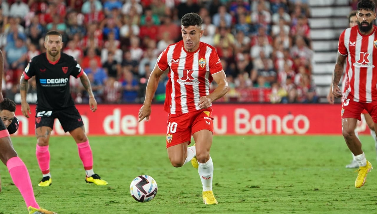 Curro: la libertad en el Almería y el interés de los mejores equipos de Segunda