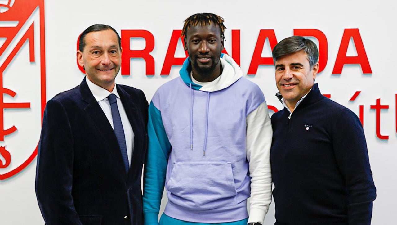 El Granada ya tiene nuevo delantero