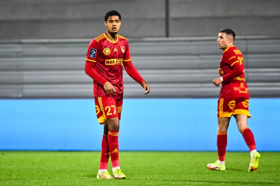 El Sporting ficha a Varane