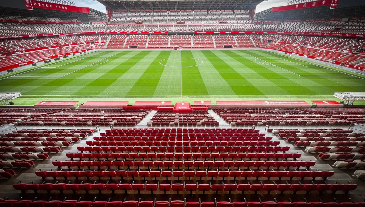 Estadio del Molinón - Enrique Castro Quini: capacidad, año de construcción y localización del estadio del Sporting de Gijón