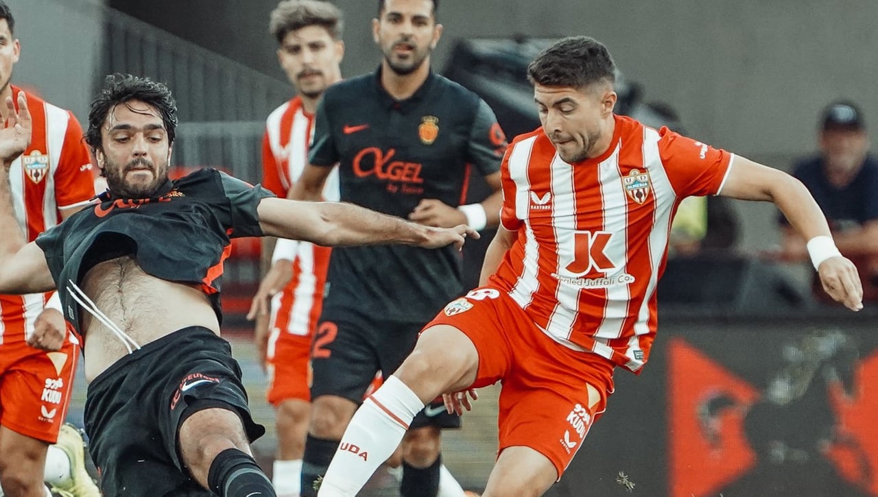 El Almería dice adiós a Portillo 