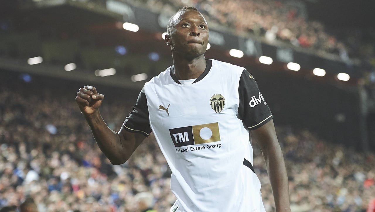 Irrumpe en el fichaje de Umar Sadiq