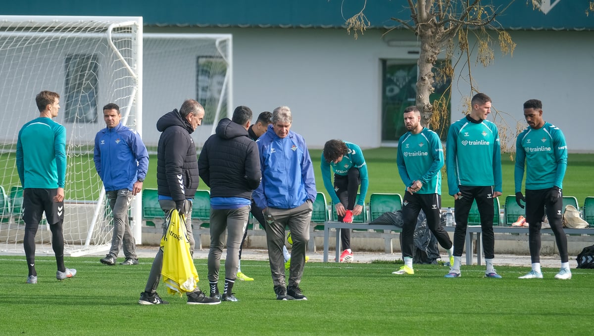 Antony causa baja en la vuelta al trabajo del Betis: luz ámbar para Bellerín, verde para Cucho Hernández y Chimy Ávila