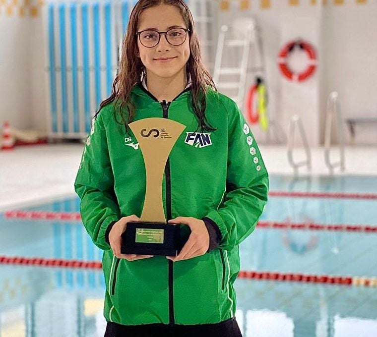 La nadadora Rebeca Probert se proclama campeona de España en Oviedo