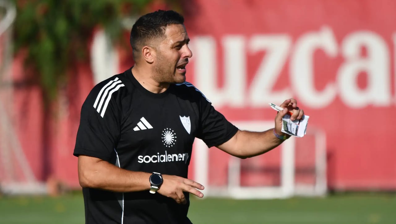 El entrenador del Sevilla elogia la lista de fichajes y promete exigencia