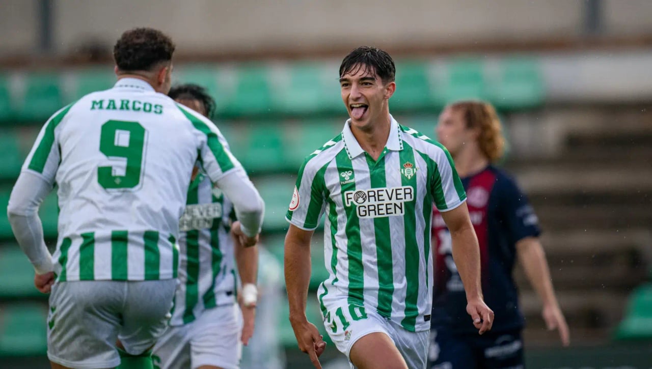 Pellegrini confirma un 'fichaje' para la Conference League y aclara el estado de Johnny Cardoso y Fornals