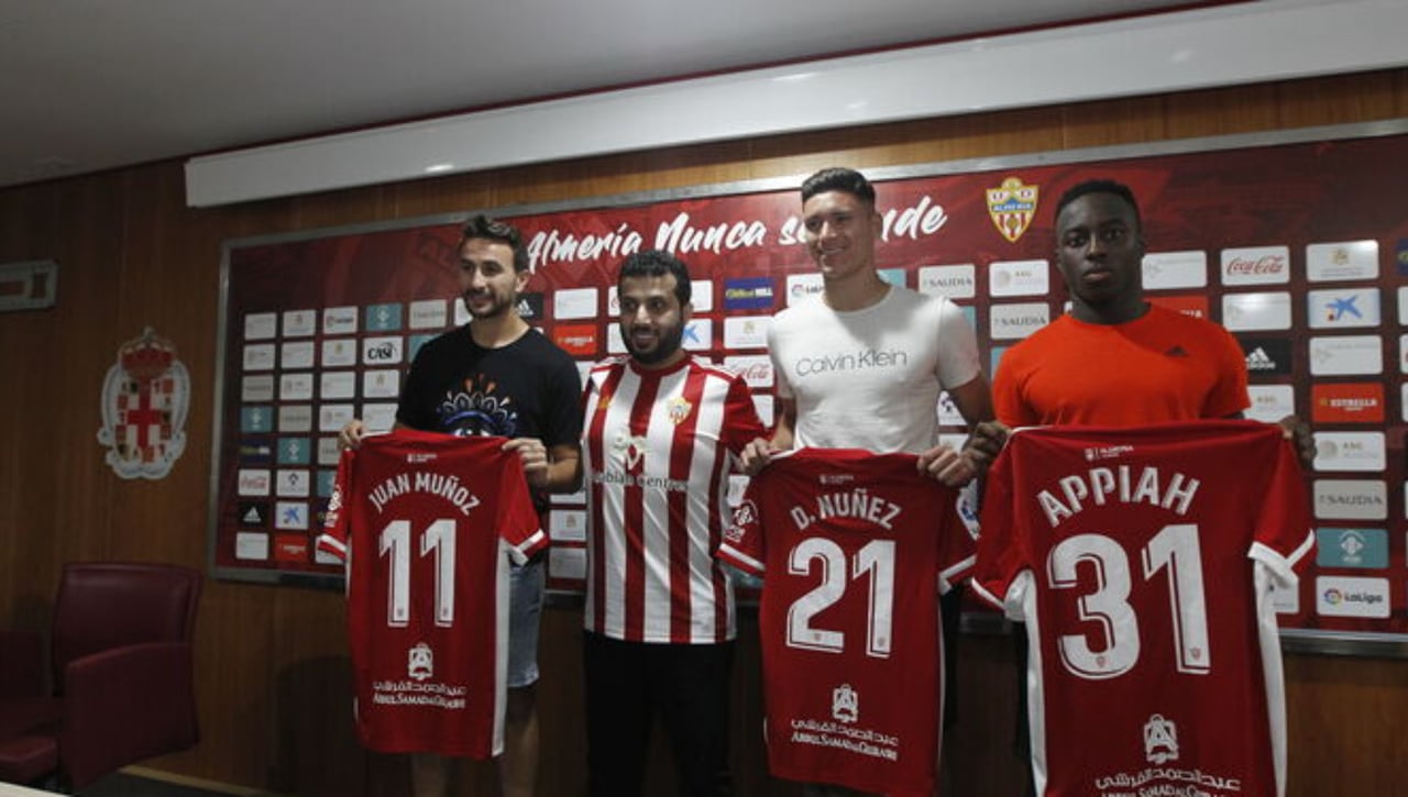 ¿A qué salidas y fichajes del Almería se refiere Turki?