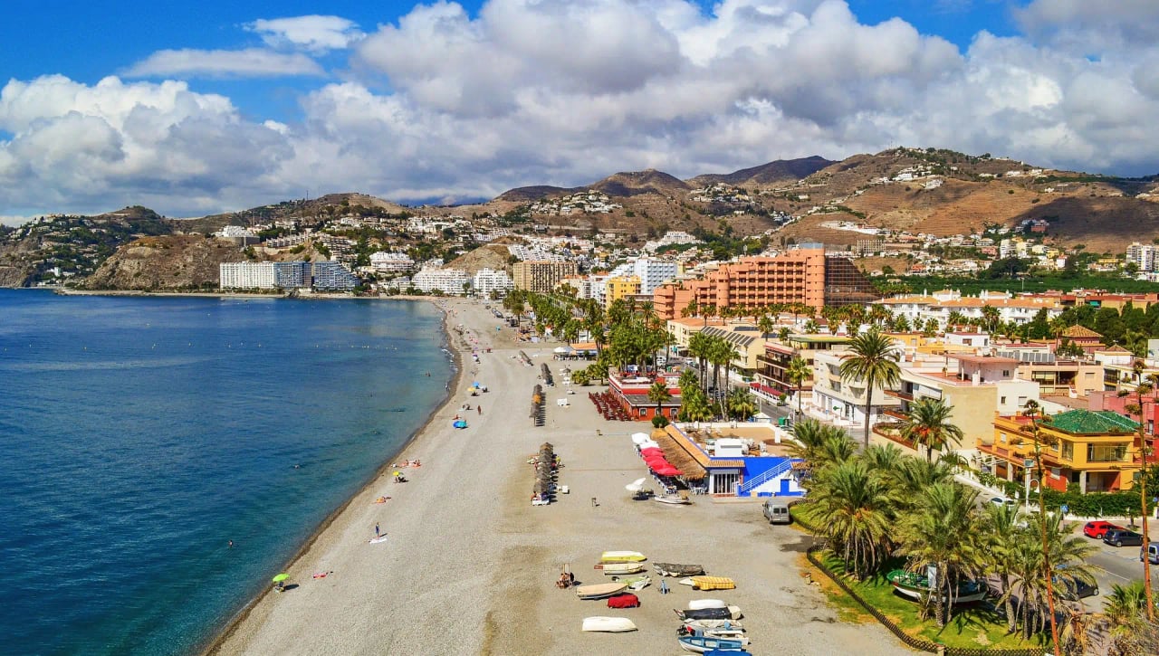 'Adiós' al Imserso: ofrecen un viaje en Andalucía por las mejores playas a buen precio