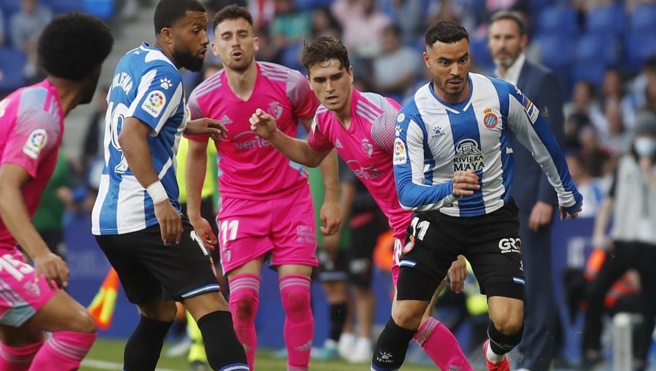 Aclaran la situación de un Raúl de Tomás que sigue al margen del grupo y al que vinculan con Sevilla y United