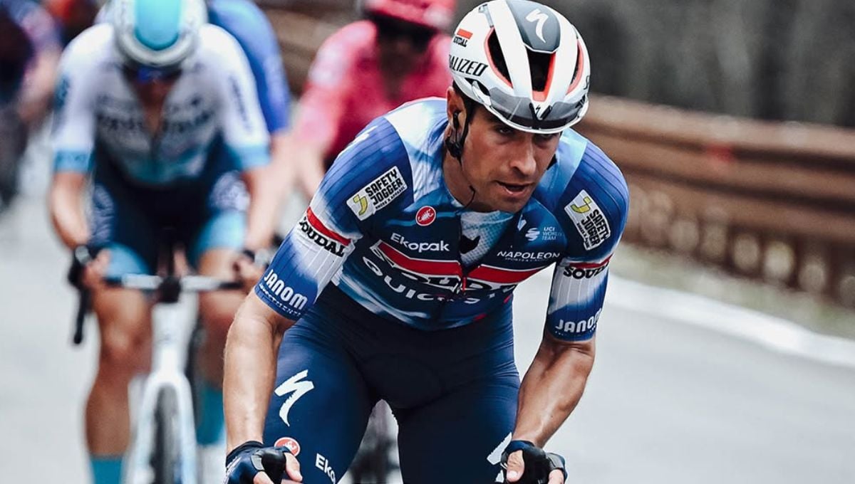 Mikel Landa encara a Juan Ayuso