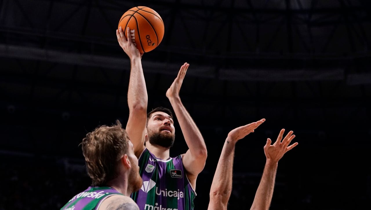 El Unicaja renueva a una pieza clave