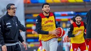 Izan Almansa deja claro lo que cambia de Scariolo a Chus Mateo: "Nos da unas pautas para empezar el juego y después más libertad"