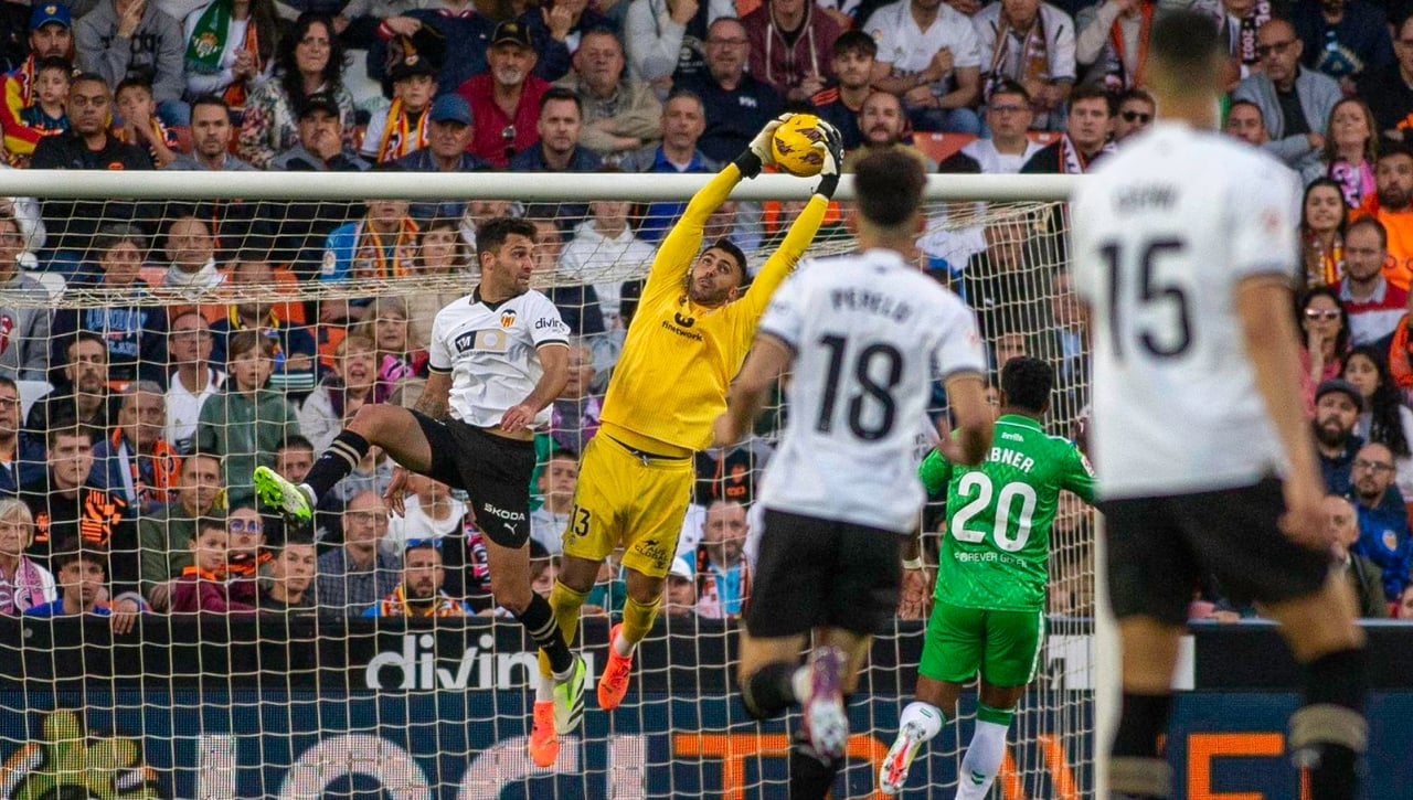 El Valencia se solidariza con los afectados de la DANA y donará la recaudación del partido ante el Real Betis