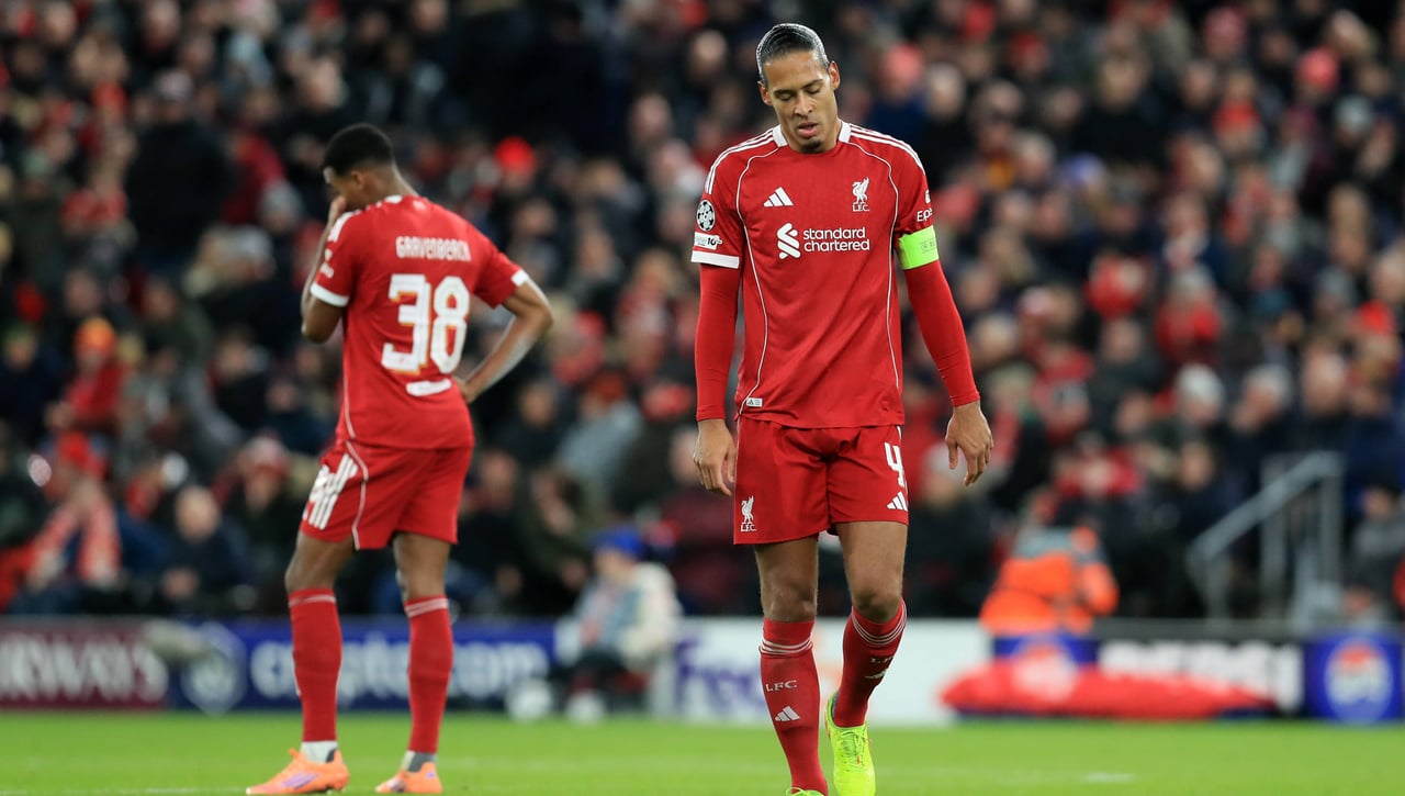 El Liverpool toca fondo en Anfield y deja a Arne Slot en el alambre