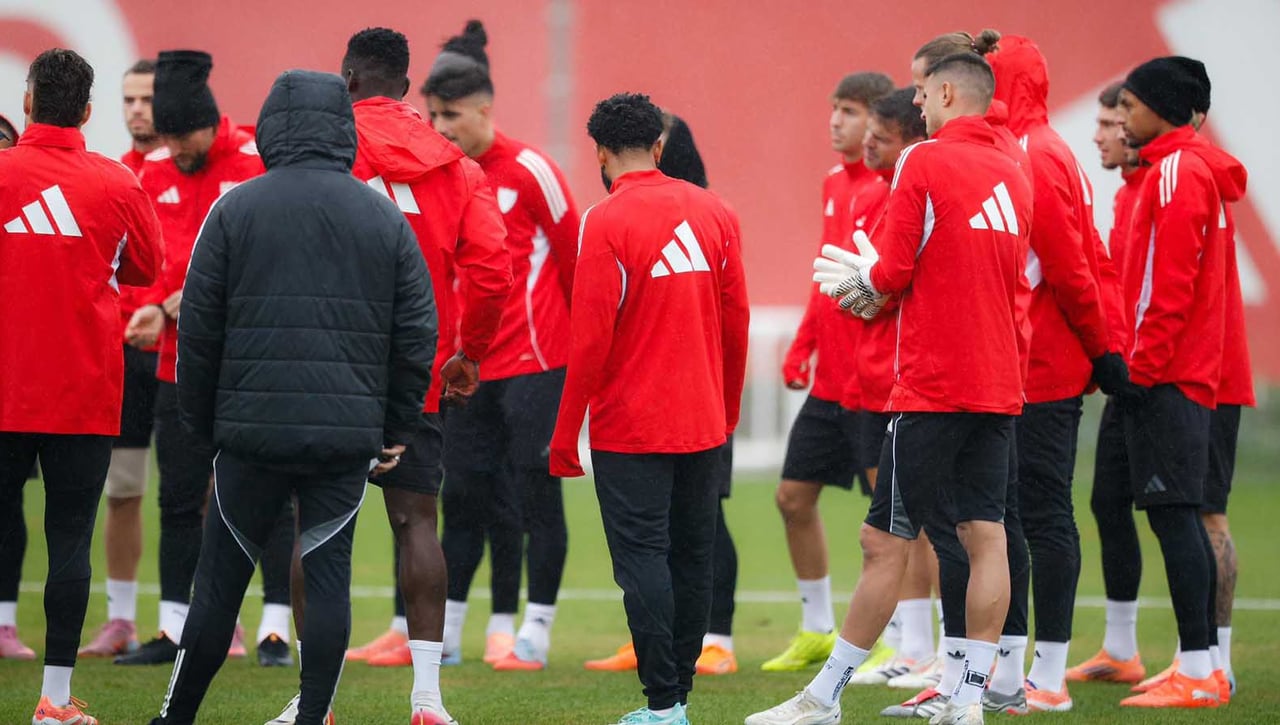 Drama en la lista del Sevilla contra el Oviedo: diez bajas y ocho futbolistas del filial