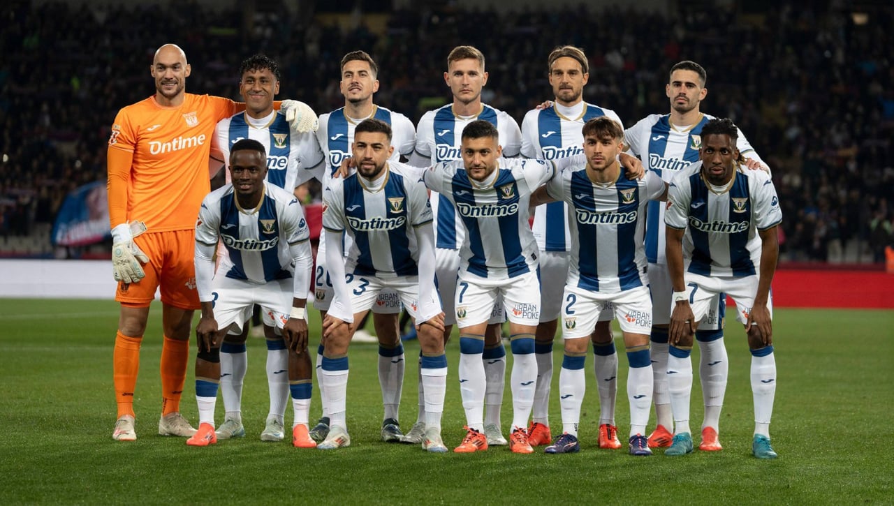 Escudo del Leganés: historia, significado, heráldica y evolución del emblema pepinero