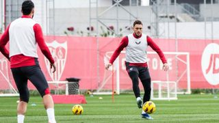Susto con Ocampos en el Sevilla tras la grave lesión de Sow