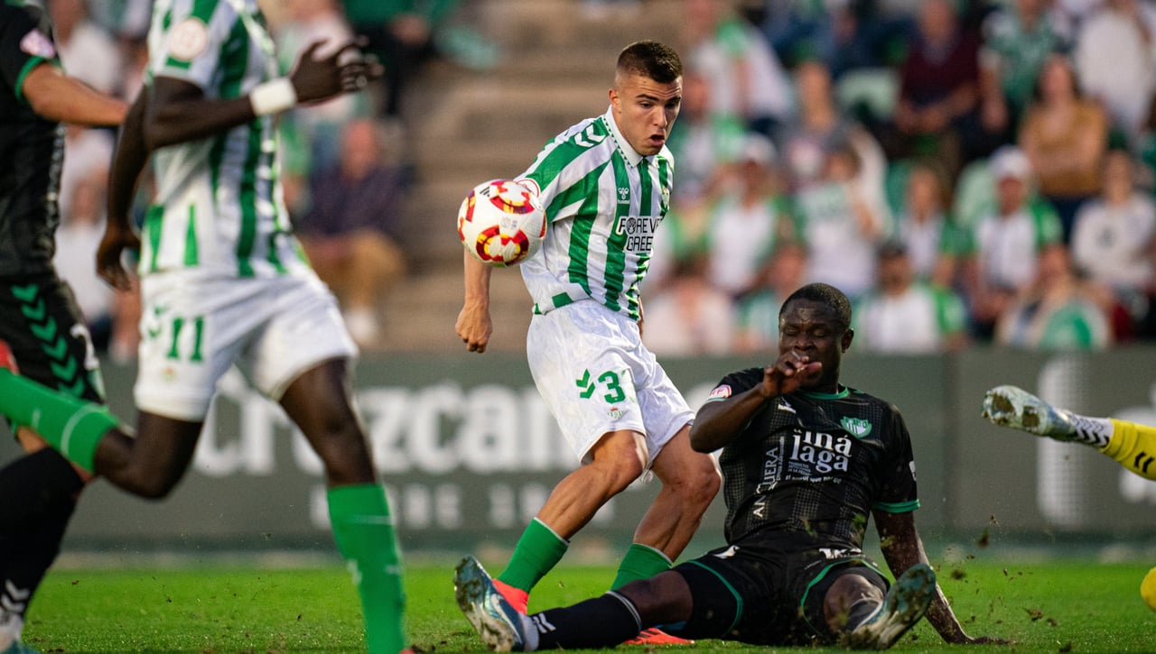 El golazo de Pablo García para reclamar su sitio en el Betis