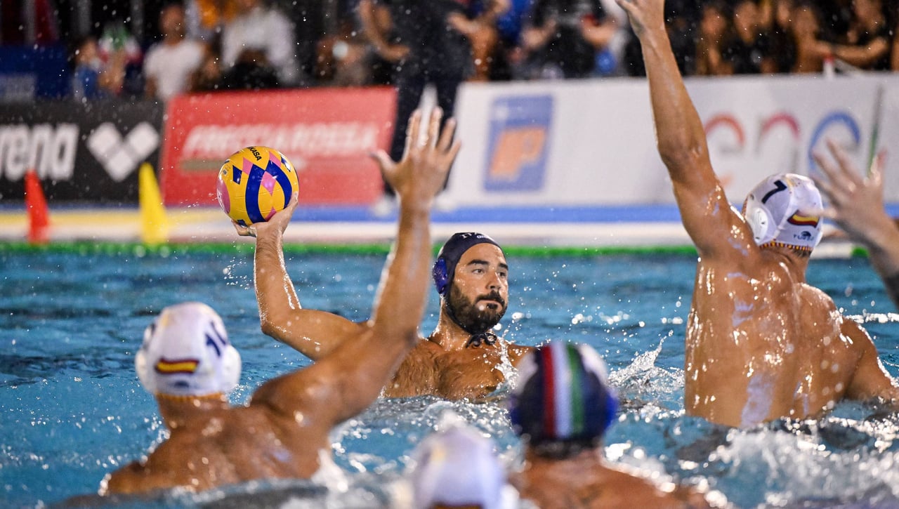 España tira de épica para meterse en semifinales