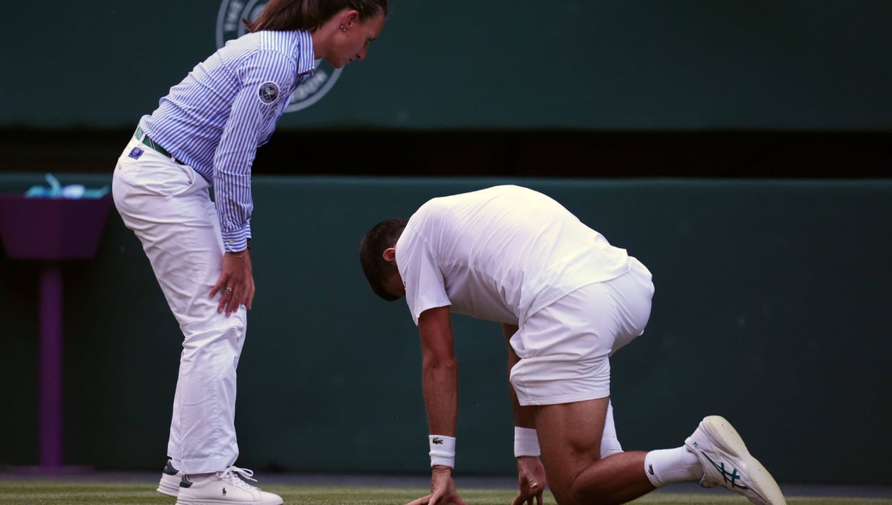 Djokovic toma una decisión en Wimbledon tras su inoportuna caída