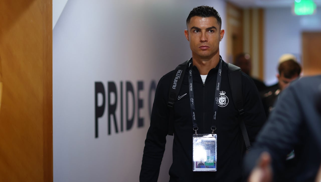 ¡Increíble! Cristiano Ronaldo agrede a un rival, acaba expulsado y amenaza al árbitro