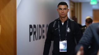 ¡Increíble! Cristiano Ronaldo agrede a un rival, acaba expulsado y amenaza al árbitro