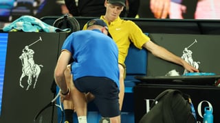 El calor extremo y la polémica de las cámaras pone al Open de Australia contra las cuerdas