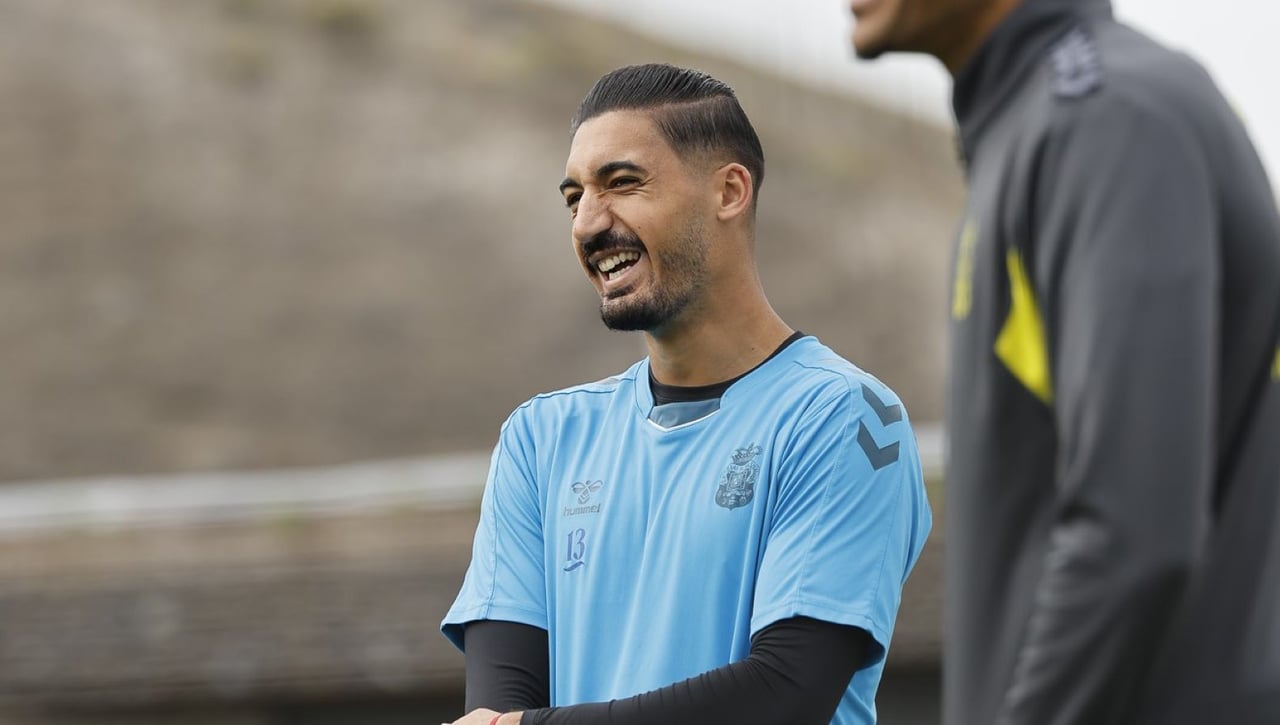 Álvaro Valles se lo deja claro a Las Palmas y Betis y Sevilla, obligados a moverse