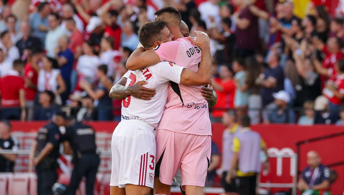 Odysseas Vlachodimos cierra la puerta del Sevilla