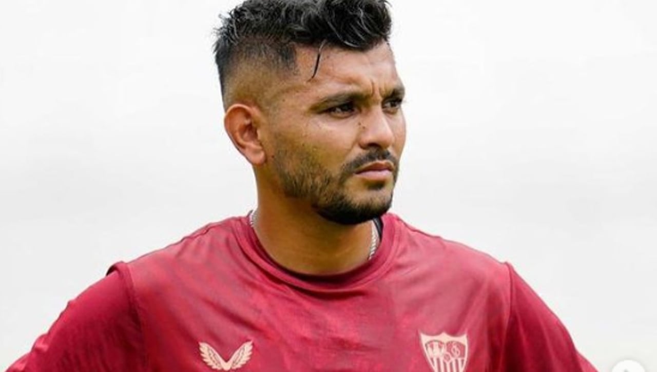 Tecatito también señala al Sevilla por su ausencia en el Mundial de Qatar