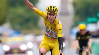 Tadej Pogacar se asoma al Olimpo con su cuarto Tour 