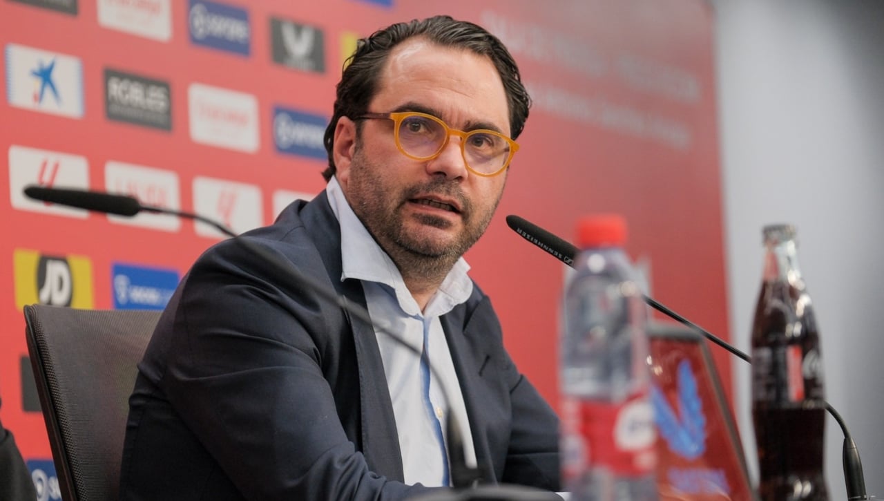 Víctor Orta busca gangas para el Sevilla en un mercado que conoce bien