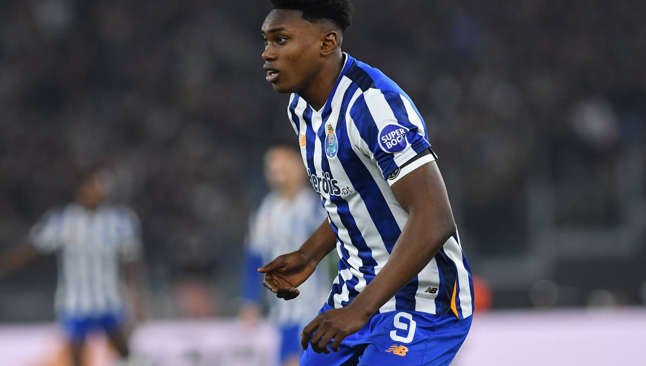 Duro correctivo para Samu Aghehowa