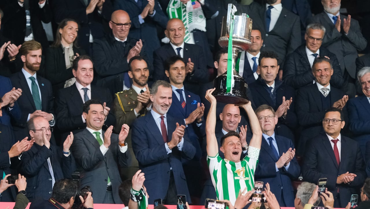 La portada de ESTADIO Deportivo para el viernes 23 de diciembre de 2022