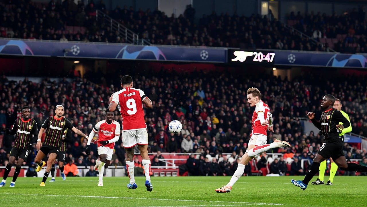 6-0: Paseo del Arsenal que deja una última puerta entreabierta al Sevilla