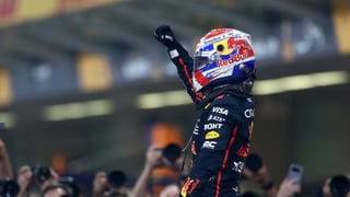 Max Verstappen hace su parte y Fernando Alonso rompe la banca en Abu Dhabi
