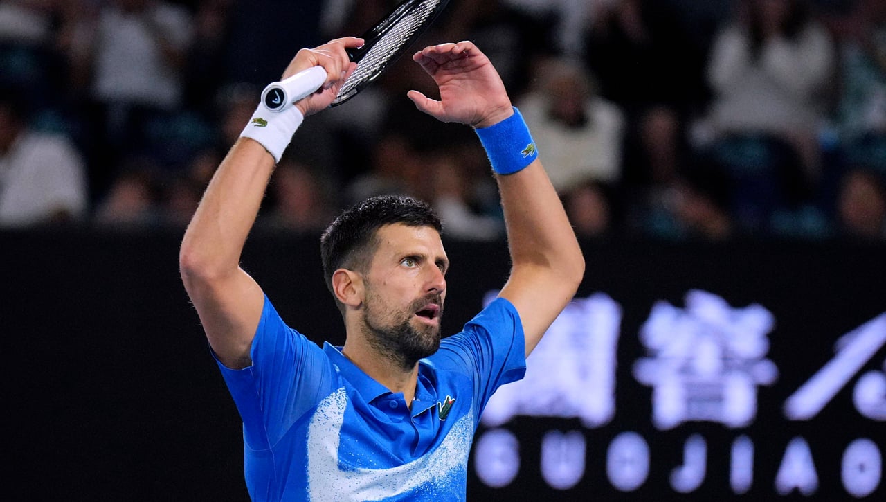 Carlos Alcaraz dice adiós en Australia contra un implacable Djokovic