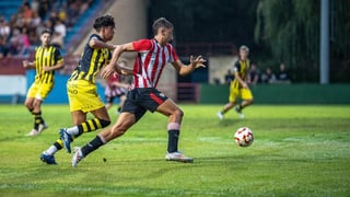 El Athletic ata a su 'perla' goleadora para el futuro