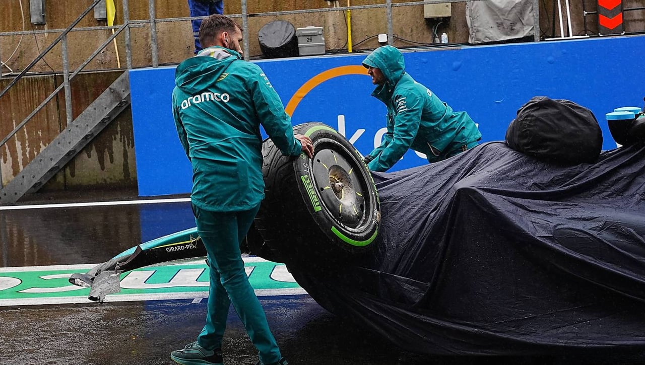 Max Verstappen se luce tras el susto de Aston Martin