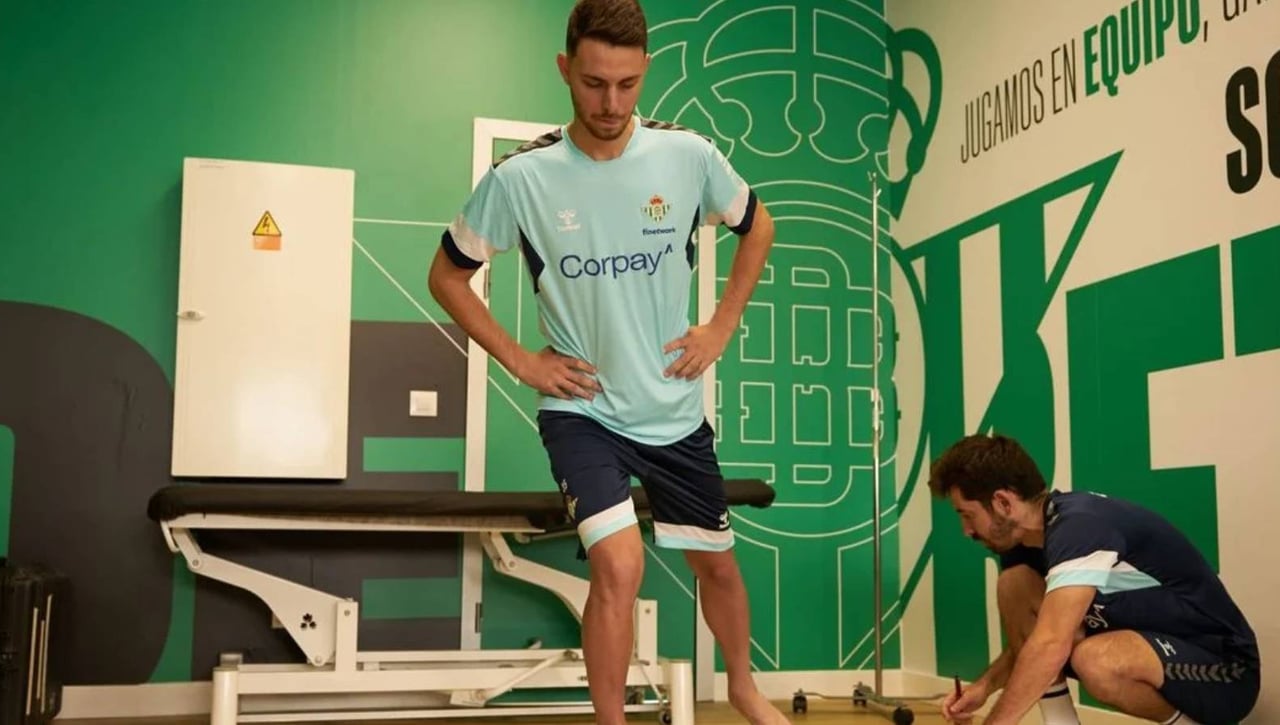 El Betis anuncia la salida de Raúl García de Haro y Osasuna las cifras de la operación