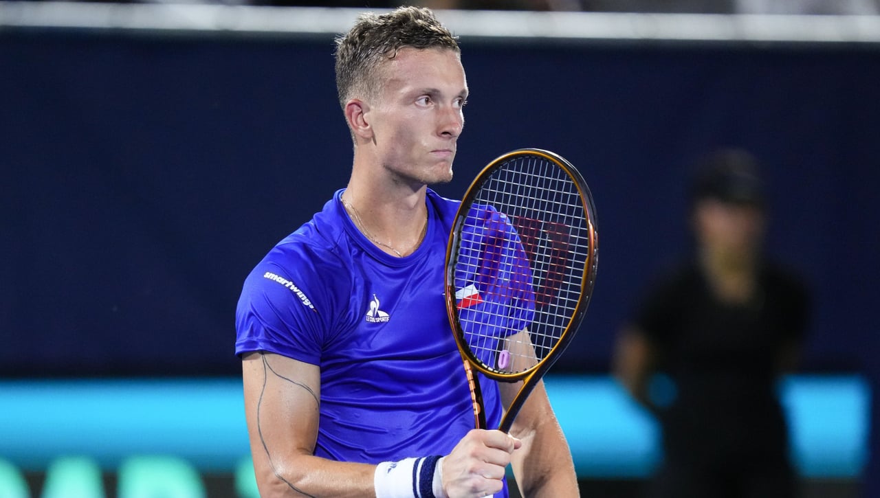 Lehecka y Mensik certifican el sorpresón de la Copa Davis